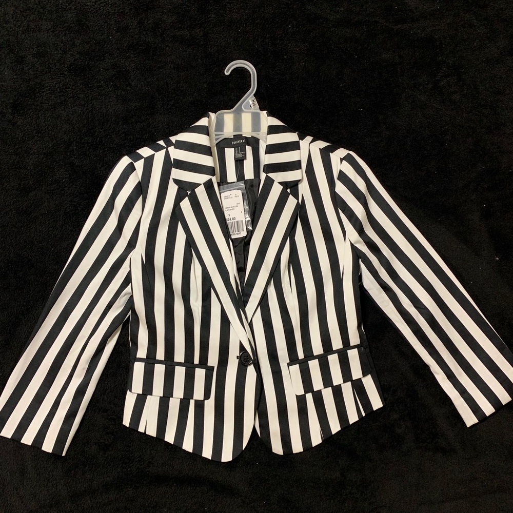 NWT Forever 21 cropped jacket